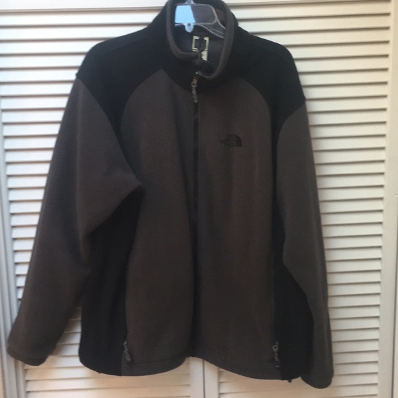The North Face Other - Northface fleece jacket with front zipper pockets